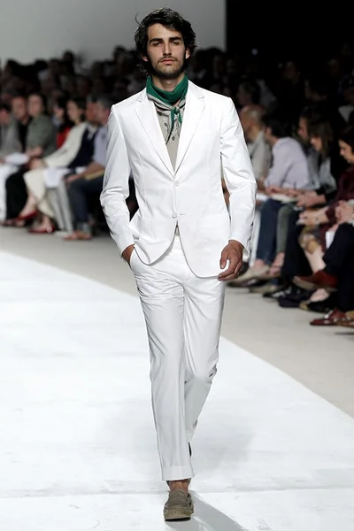 Look 1